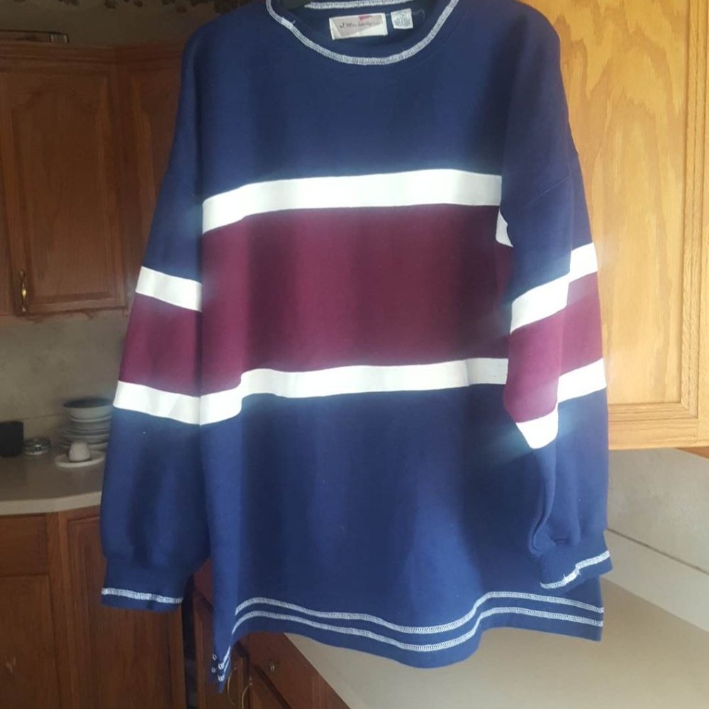 WOMENS SWEATSHIRT SIZE 22W